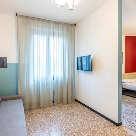 Bartoli Holidays, By Short Holidays Guest house *