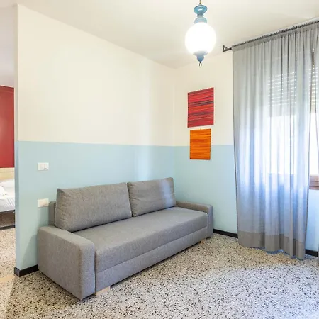 Bartoli Holidays, By Short Holidays Pensión
